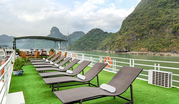 Halong Fantasea Cruise - 2 days 1 night on boat